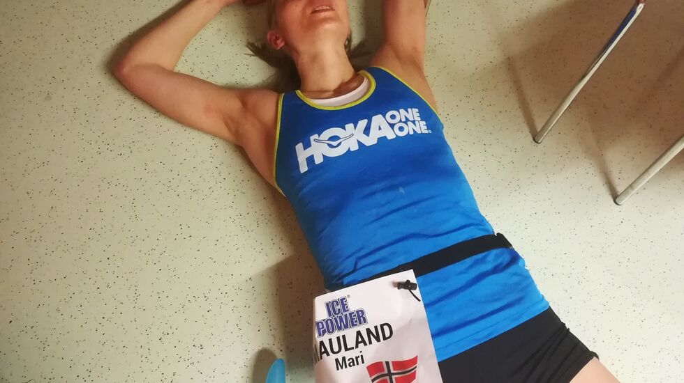 Mari Nustad Mauland flater ut etter 210 kilometer på 24 timer. (Foto: Sara Nustad Mauland)