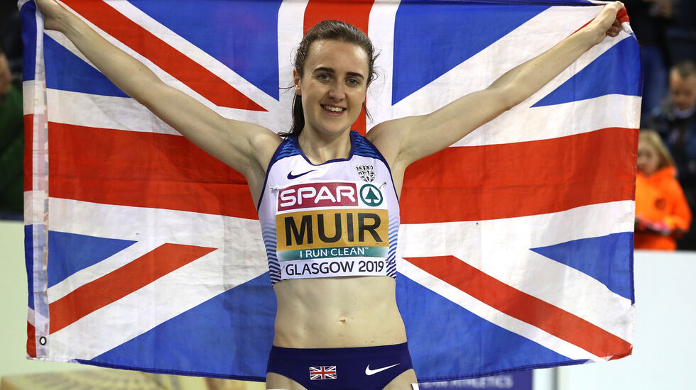 Laura Muir feirer gullet på 3000m i Glasgow. Foto: Bryn Lennon, arrangøren
