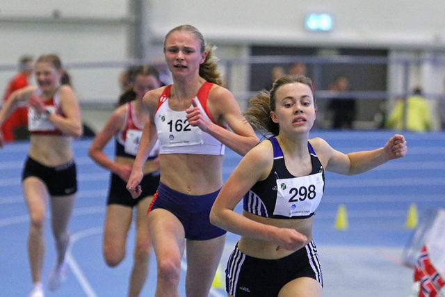 Sigrid Bjørnsdatter Wahlberg  sikrer seg gullmedaljen i spurten.