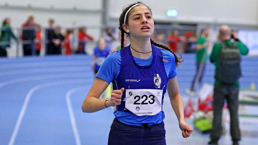 Anisa Buras fra Lillehammer IF går inn til UM-tittelen på 1500 meter