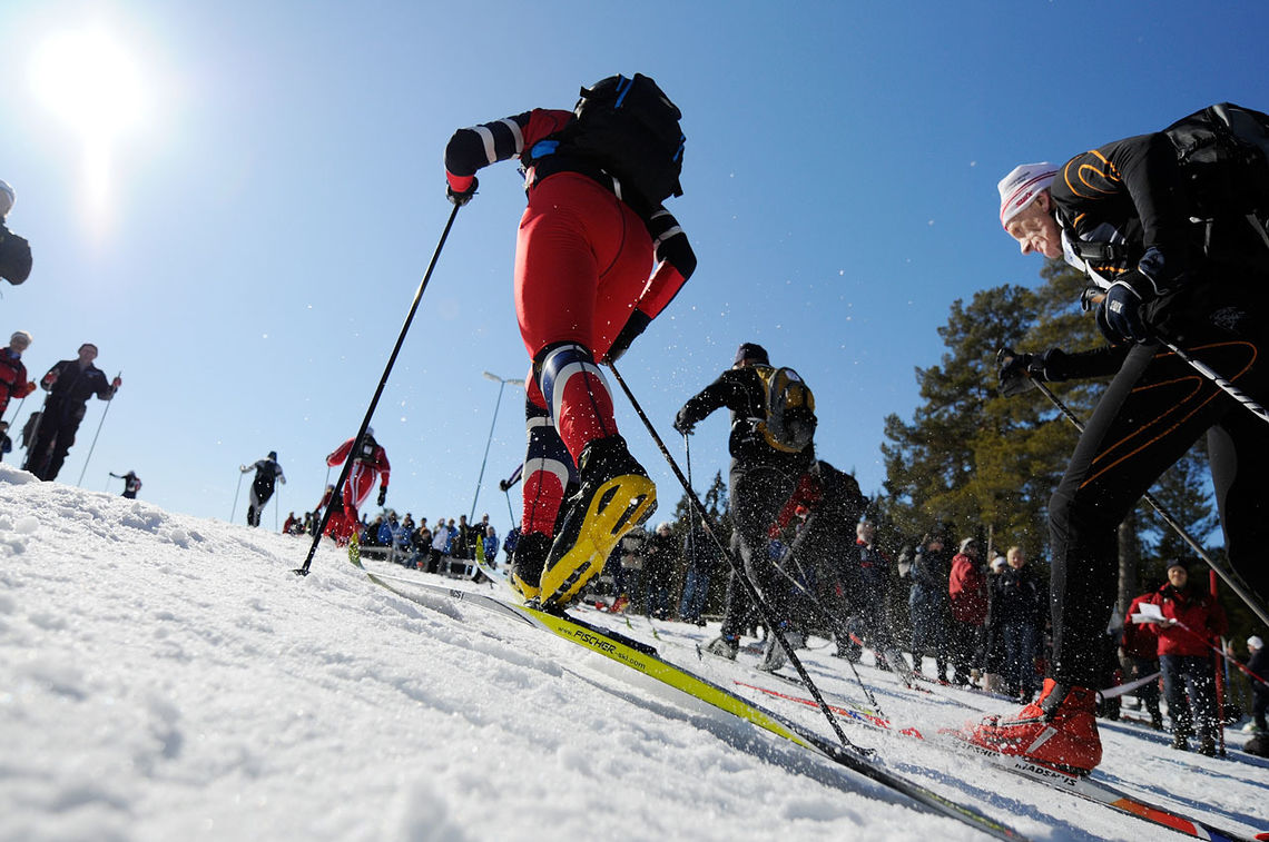 Det kan være vanskelig å smøre ski under Birkebeinerrennet siden både temperatur og føre kan variere ganske mye underveis. (Foto: Bjørn Johannessen) 