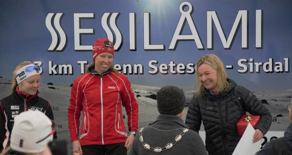 Fra venstre Helene Salte Håland, vinner Elise Hay Opsahl og tredje dame Wenche Lægraid Kvæven. Foto: Arrangør.
