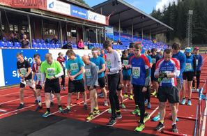 Før starten av 10 km i Rett Vest 2018. (Foto: Jan Grov)