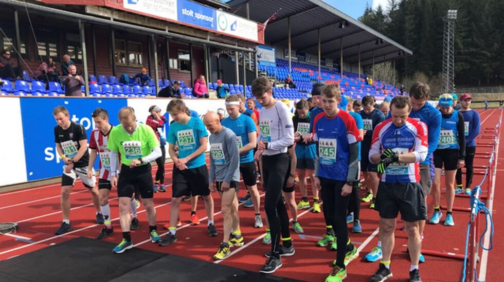 Før starten av 10 km i Rett Vest 2018. (Foto: Jan Grov)