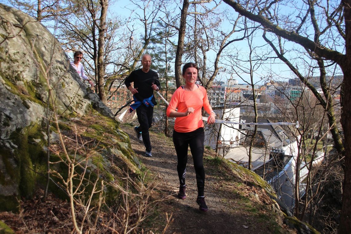 Fra Baneheia med utsikt over Kristiansand. Bildet er fra andre løp i Terrengkarusellen 2019, i år går dette løpet som individuell Aktivitetstur. (Foto: Guri Sæterlid)