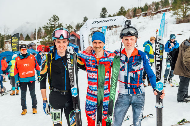 Topp tre i Norgesmesterskapet, fra venstre: tredjeplass, Vegard Øye, Romsdal Randoneeklubb, vinner Lars Erik Skjervheim, Voss Il og andreplass Hans-Inge Klette, Viljar IL Randonee. (Foto: Erik Birkeland/Dynafit Romsdal Rando)
