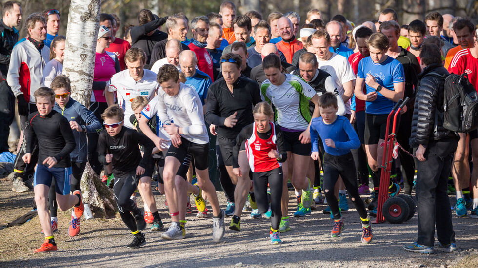 Fra starten på åpningsløpet i 2015. Blir det like bart og fint om en uke? (Foto: Heming Leira)