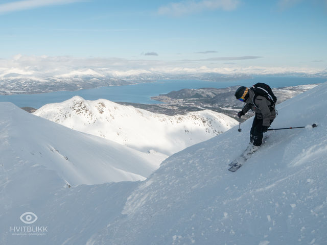 Ned fra toppen. (Foto: Hvitblikk Ædventure - Photographi)