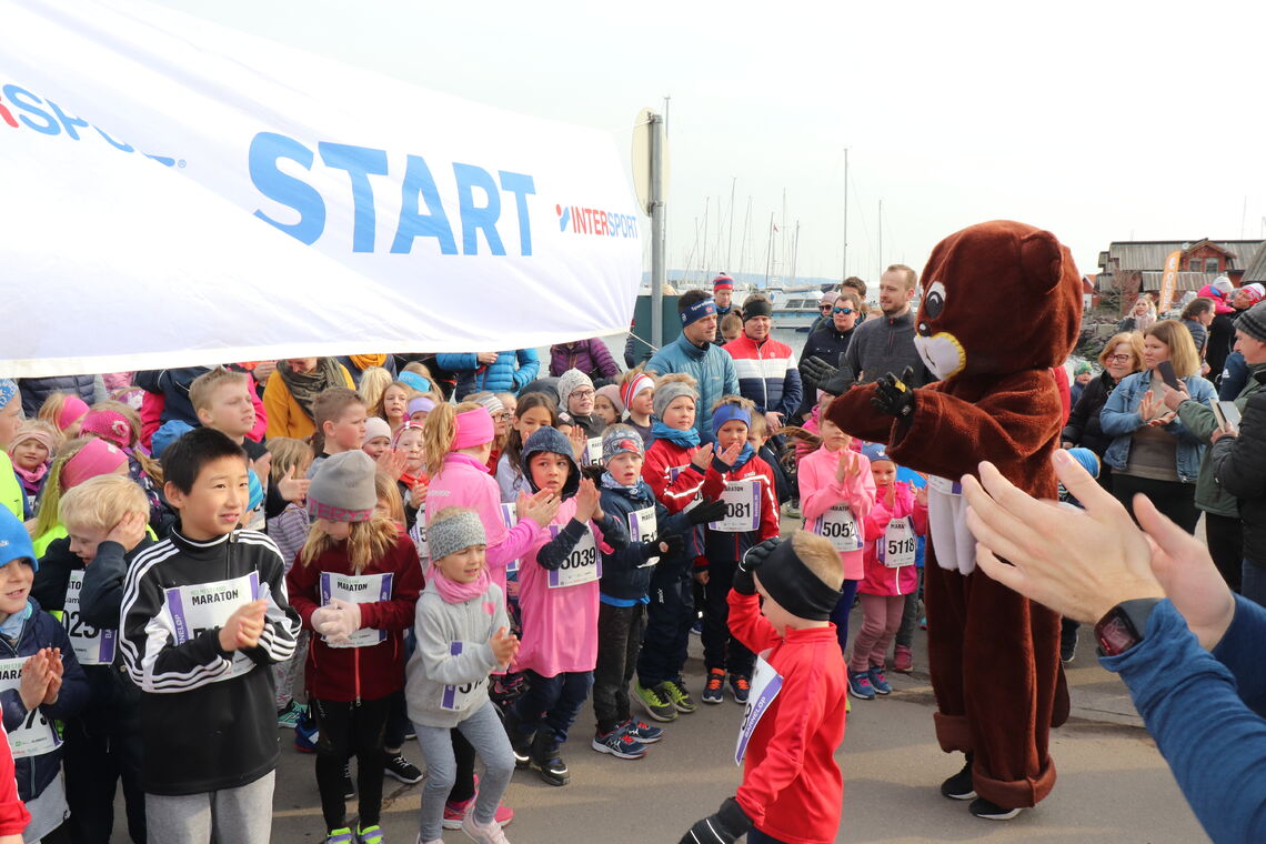Holmestrand maraton var en løpefest for både små og store i 2019. I år må det dessverre avlyses. (Foto: Geir Einar Flathen)
