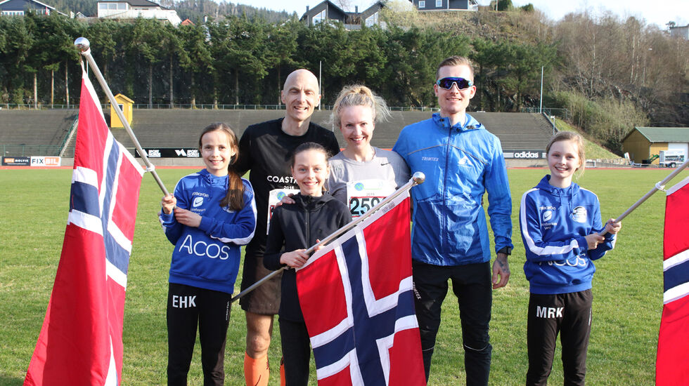 Bergen Ultra med blant annet 63 og 100 km er flyttet ti. 12. desember. Her ser vi bla. fjorårsvinnerne Therese Falk og Stian Andersen. (Foto: Tom Roger Johansen)