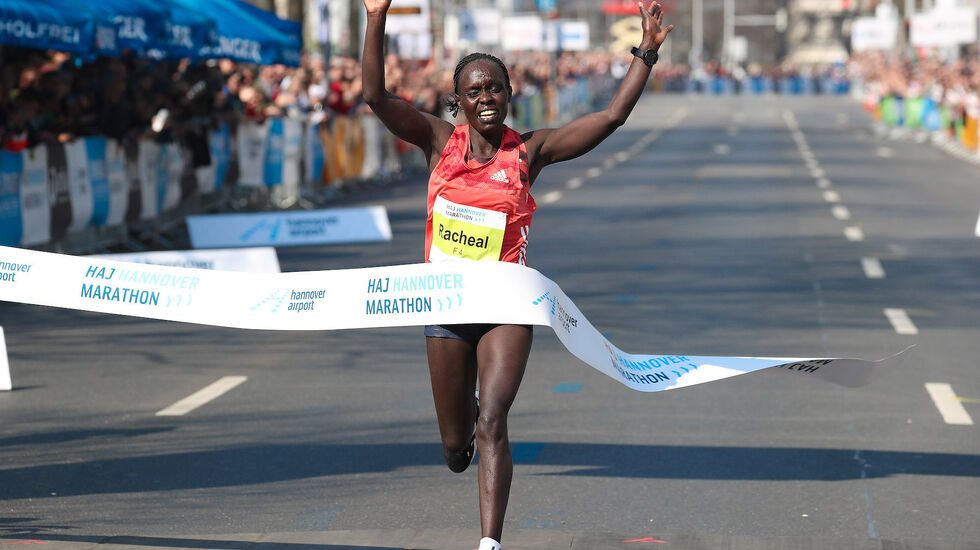 Racheal Mutgaa løp inn til ny løyperekord i kvinneklassen i Hannover Marathon. (Foto: Hannover Marathon / Victah Sailer)