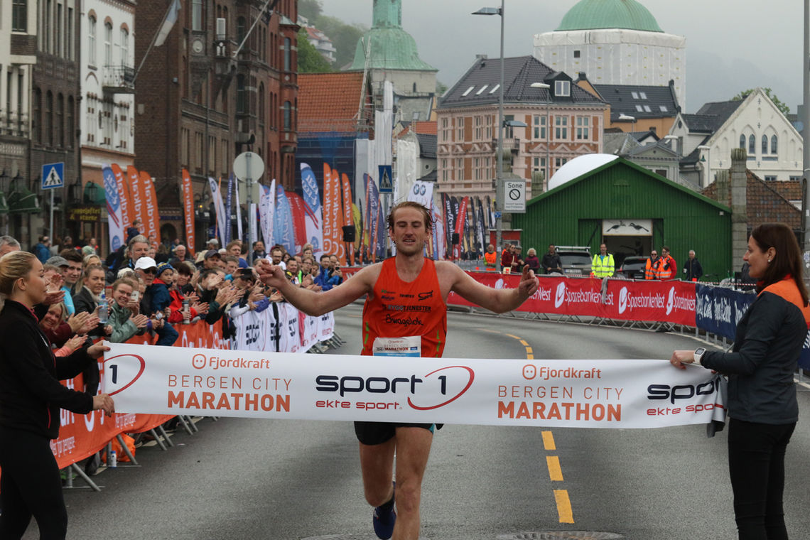 Thomas Asgautsen inn til seier på maraton
