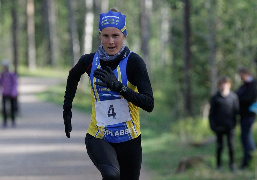 Heidi Pharo debuterte med klar seoer i Ulsrudvannet Rundt. (Foto:Per Inge Østmoen)
