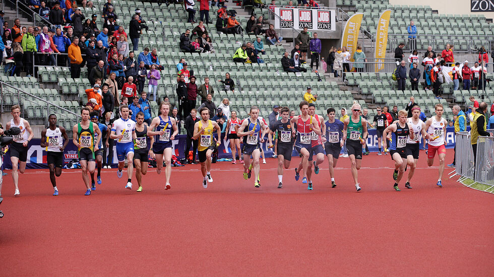 Fra starten i mennenes eliteklasse i 2019. (Foto: Per Inge Østmoen)