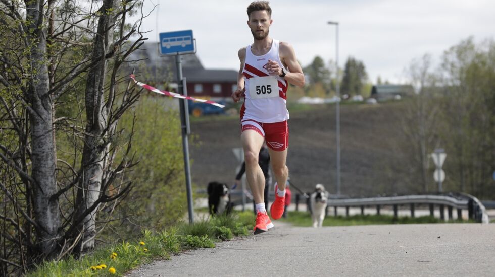 Andreas Myhre Sjurseth vant førsteutgaven av Skovseth'n, et løp i en berømt lokal testløype. (Foto: Bjørn Hytjanstorp)