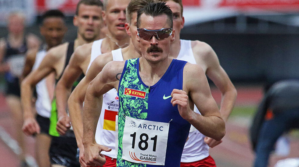 Henrik Ingebrigtsen startet sesongen med seier på 3000 meter i Trond Mohn Games.