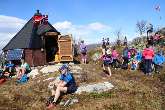 Fra toppen av Sorehaugen med den flotte lavvoen. (Arrangørfoto)