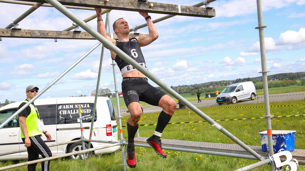 Jørgen Otto Tresselt var med på et historisk løp og vant en historisk gullmedalje i NM-hinderløp. Sammen med to andre stod de på toppen av pallen med hvert sitt gull. (Foto: Arkivbilde, Bjørn Johannessen).