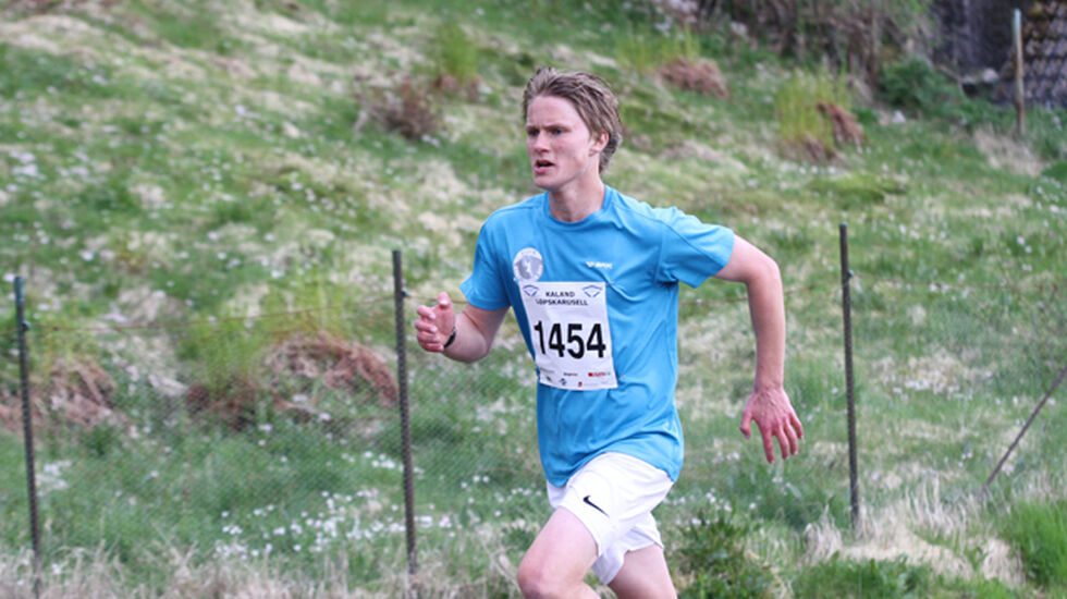 En ung utgave av Sondre Øvre Helland vinner 10 km i 2013 på 34.41