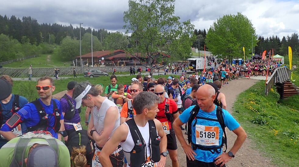 Dersom Ecotrail Oslo må avlyses, frykter løpsleder Marit Karlsen at Norges største ultraløp er historie. Bildet er fra starten på 50 km i 2019. (Foto:Olav Engen)