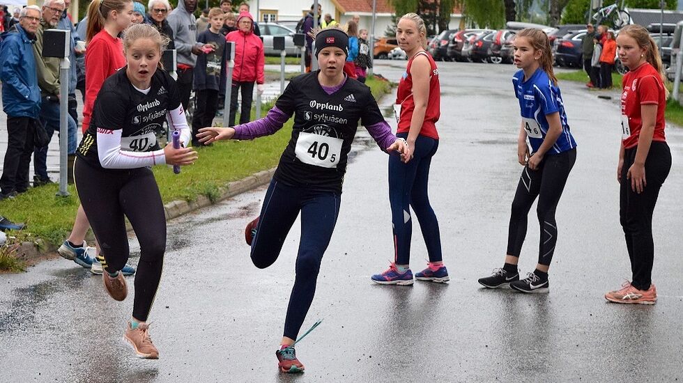 Fra Landstafetten hvor jentelaget til Raufoss IL Friidrett ble vinnere (Foto Sæmund Moshagen/Søndre Land IL)