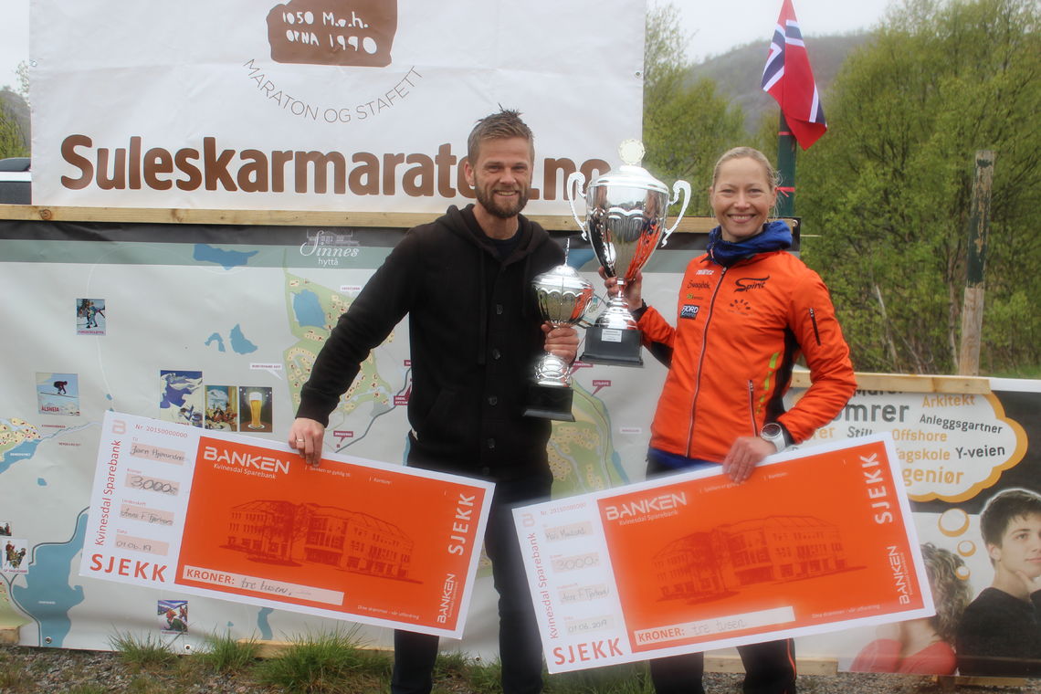 Jørn Hjørungnes og Mari Nustad Mauland vant maratondistansen. (Arrangørfoto)
