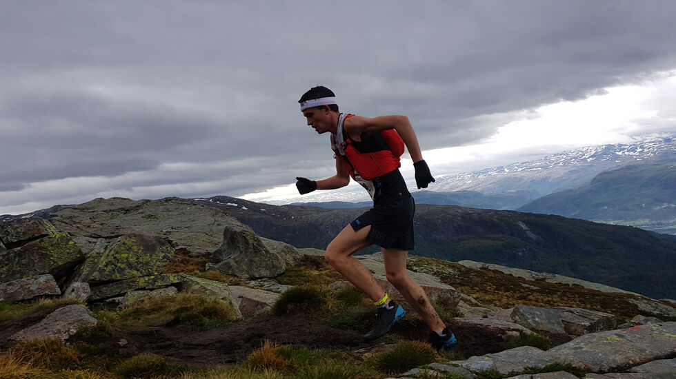 Stian Øvergaard Aarvik på vei mot seier i Hovlandsnuten Opp