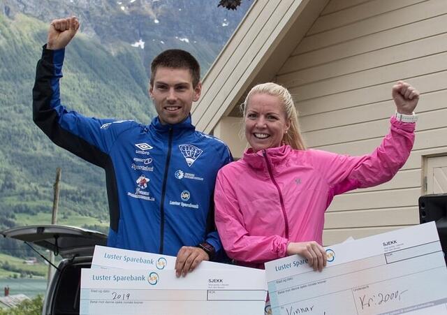 Vinnerne Geir Steig og Marit Liseth Fimreite.  (Foto: Svein Tore Heltne)