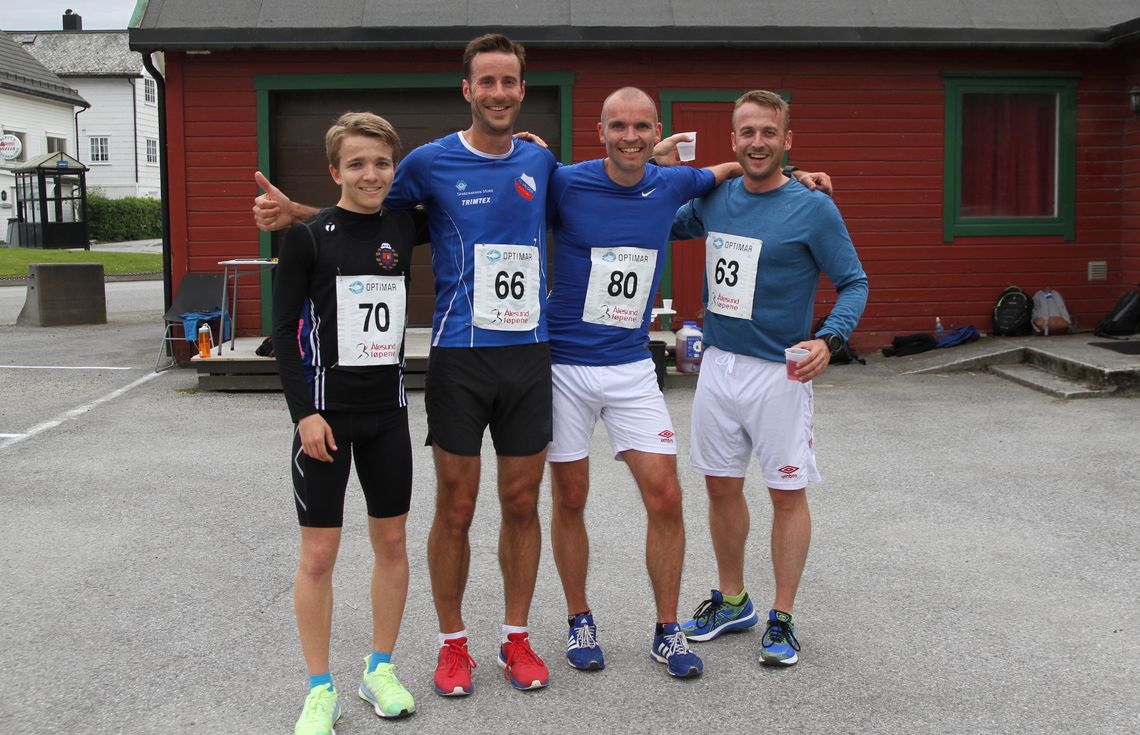 De beste herreløperne på 5 km. Fra venstre, Ludvik Markussen Ytterdal (2), Marcus Megrund (vinner), Karl Idar Vik (3) og Per Ivar Hovden (4)