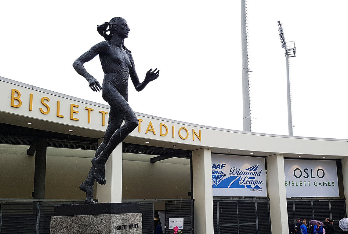 Bislett stadion er i ferd med å fylles med folk som gleder seg til Bislett Games. (Foto: Bjørn Johannessen) 