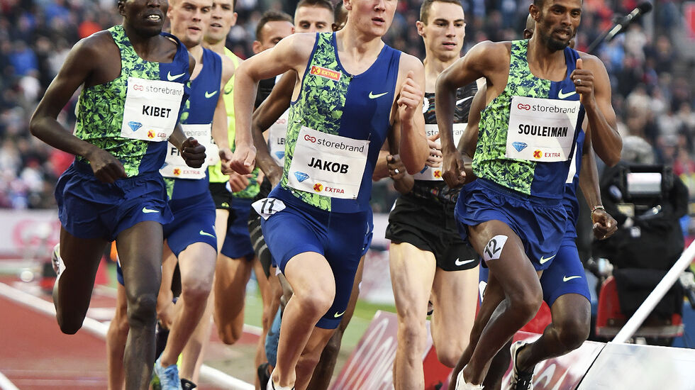Jakob Ingebrigtsen en runde fra mål under drømmemila på Bislett tidligere i sommer. (Foto: Bjørn Johannessen) 