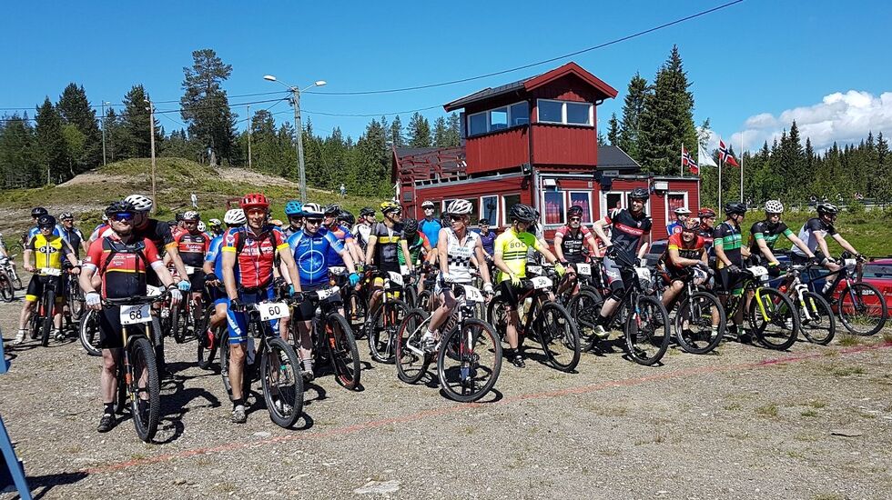 Klart til start for dagens andre pulje på Budor skistadion. (Foto fra rittets facebookside)