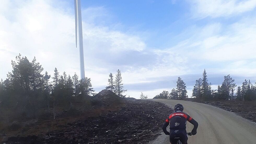 Det nye Trysil-Knut-rittet går oppom vindmølleparken på vestsida av Osensjøen. (Foto: Søre Osen IL)