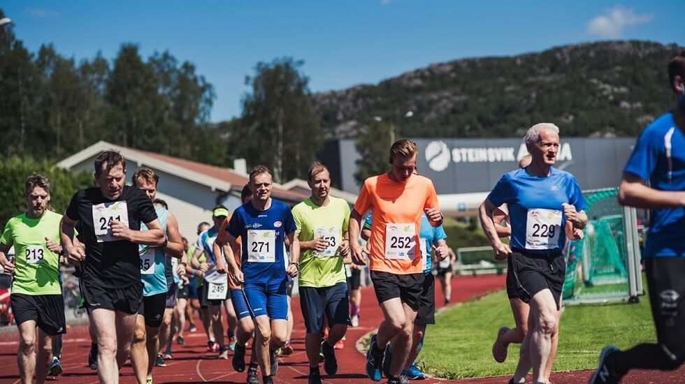 Varmt og strålende sommervær under Tysværtrimmen som ble arrangert av Stegaberg IL sist lørdag (Foto: Johannes Havn)