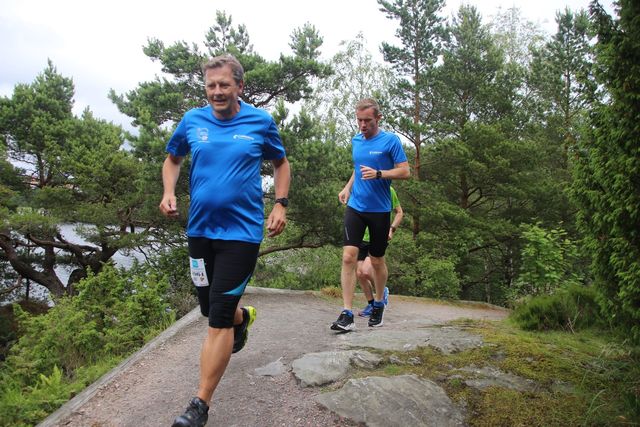 Løpere i den flotte runden i Søgne. (Foto: Guri Sæterlid)