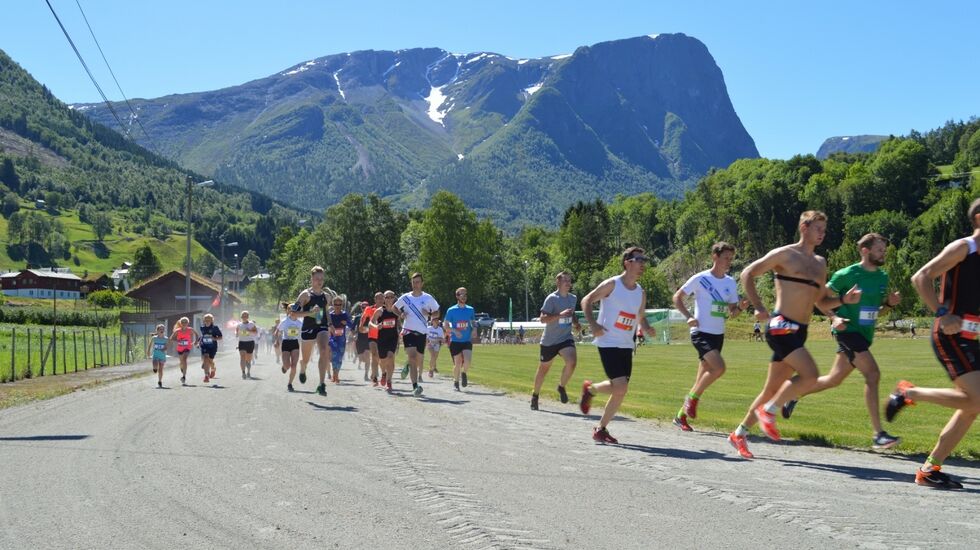 Starten har gått i 2018-utgaven av løpet. (Arrangørfoto)