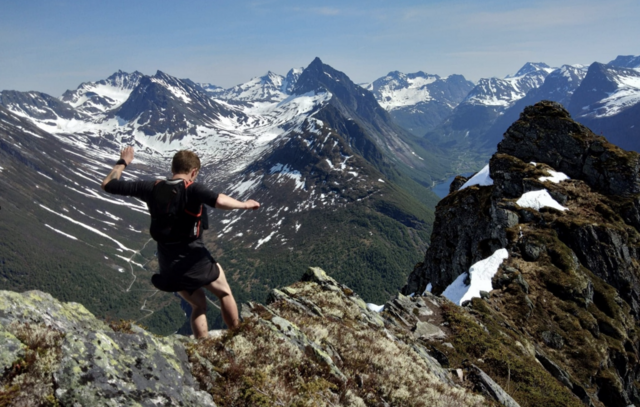Tommy og Christian på løpetur ved Hjørundfjorden. (Foto: Christian Brurås)