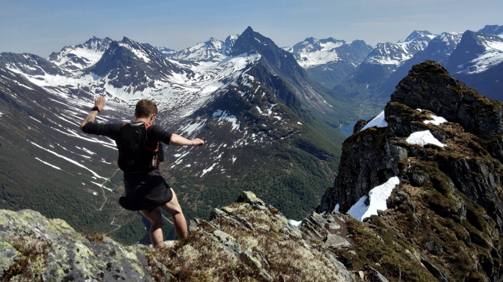 Tommy og Christian på løpetur ved Hjørundfjorden. (Foto: Christian Brurås)