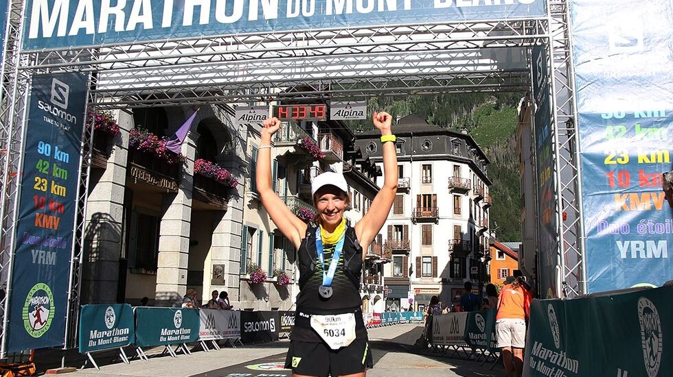 Elisabeth Borgersen kunne juble etter å ha blitt nummer seks i den lengste løypa i Mont Blanc Marathon. (Foto: Runar Gilberg)