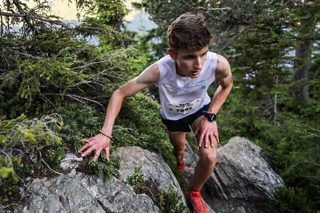 Britiske Jacob Adkin som i fjor ble nummer seks i VM i fjelløp, tok en klar seier i det bratte motbakkeløpet i Chamonix. (Foto: David Gonthier / Mont Blanc Marathon)