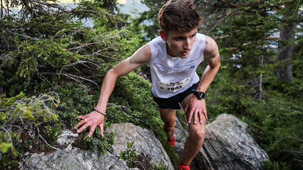 Britiske Jacob Adkin som i fjor ble nummer seks i VM i fjelløp, tok en klar seier i det bratte motbakkeløpet i Chamonix. (Foto: David Gonthier / Mont Blanc Marathon) 