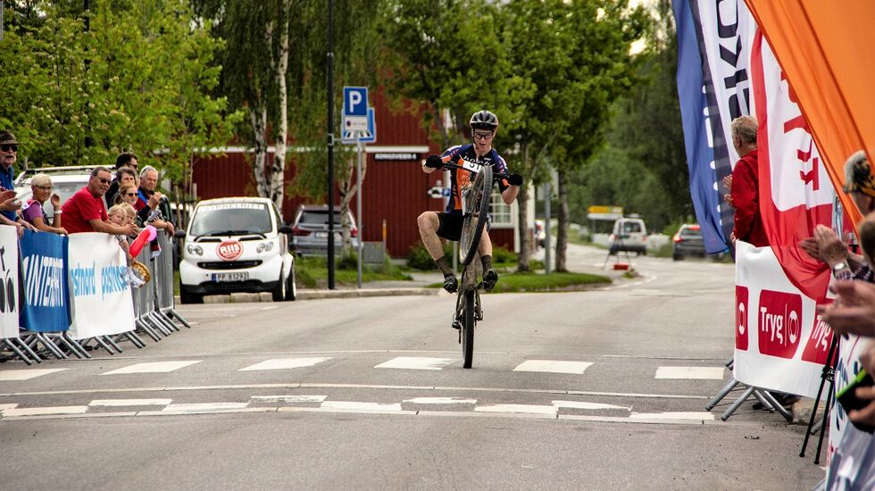 Vinner av første etappe, Eskil Evensen-Lie, kunne showe over målstreken. (Foto: Per Inge Sagmoen) 
