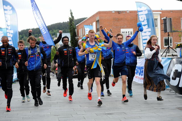 I morgen starter årets utgave av St. Olavsloppet. Her fra da Namdal Løpeklubb vant konkurranseklassen for menn i 2019. (Arkivfoto: Arne Brunes)