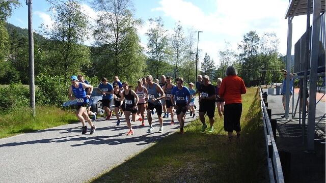Starten går for den 43. utgaven av Konsmo-Helle Rundt (Foto: fvn.no/Ivar Gogstad).