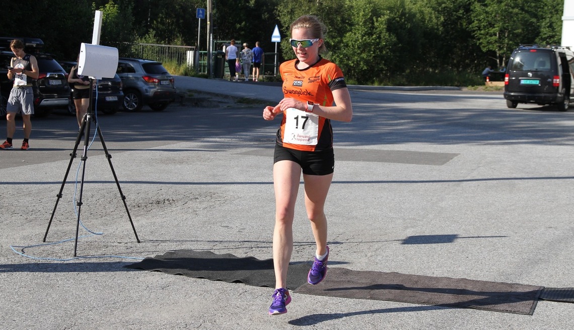 Janne Elin Vatnaland vant 10 km i Ålesund på tiden 41.15. Janne hadde bare fire menn foran seg på resultatlisten