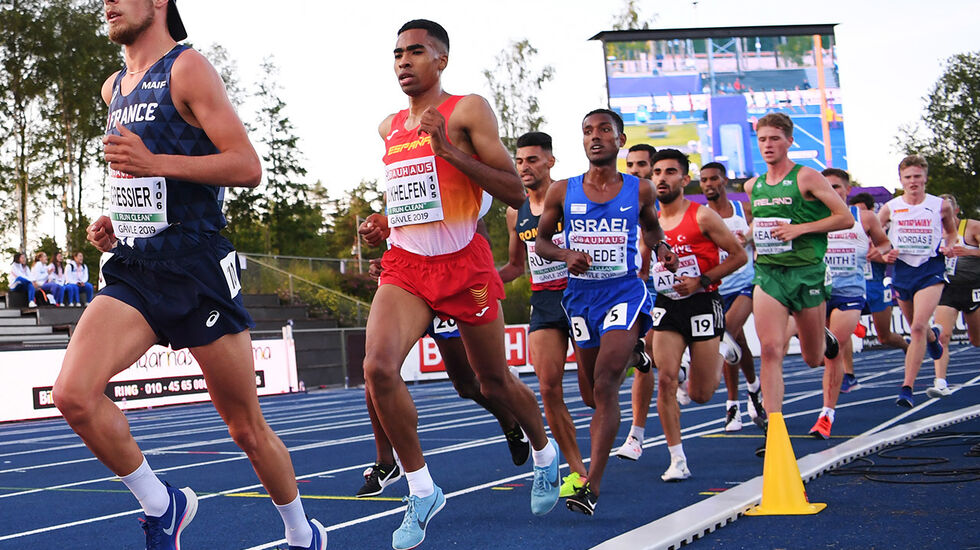 Mannen til venstre, franske Jimmy Gressier, vant, mens mannen til høyre, norske Narve Gilje Nordås, kom på en overbevisende sjetteplass. (Foto: European Athletics via Getty Images)
