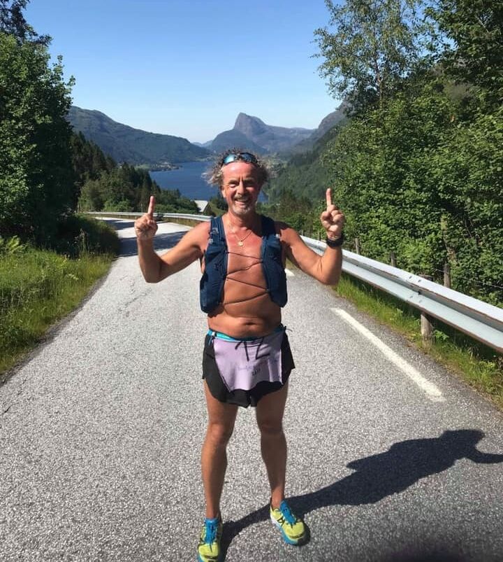Terje Lyngstad ønsker velkommen til den andre utgaven av Sunnfjord Ultra - og satser selvsagt på like flott vær som i fjor. (Foto: Rolf Årdal)