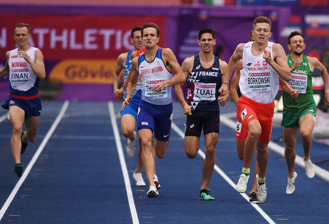 Markus Einan (til venstre) var ikke langt bak de som kjempa om medaljene, men måtte se seks mann foran seg. Polske Mateusz Borkowski vant. (Foto: European Athletics via Getty Images)
