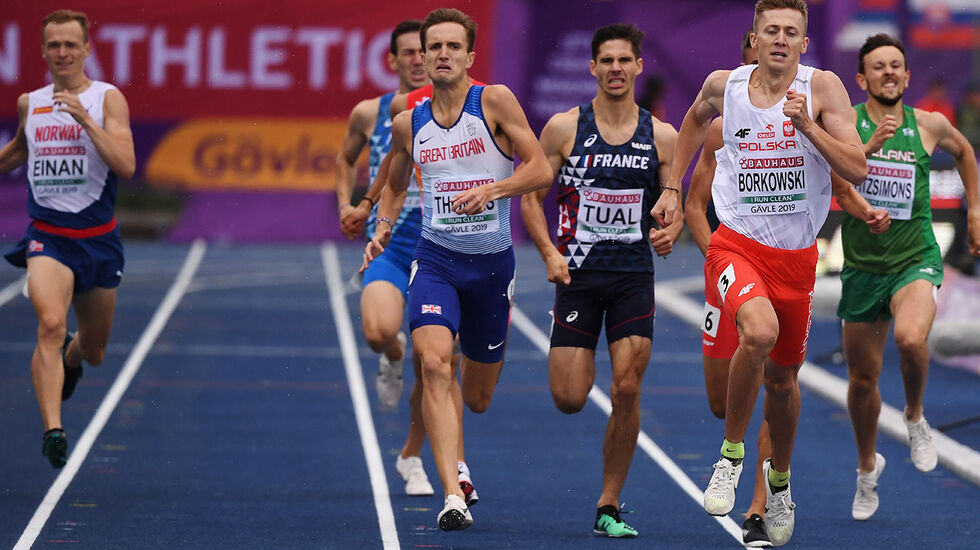 Markus Einan (til venstre) var ikke langt bak de som kjempa om medaljene, men måtte se seks mann foran seg. Polske Mateusz Borkowski vant. (Foto: European Athletics via Getty Images)