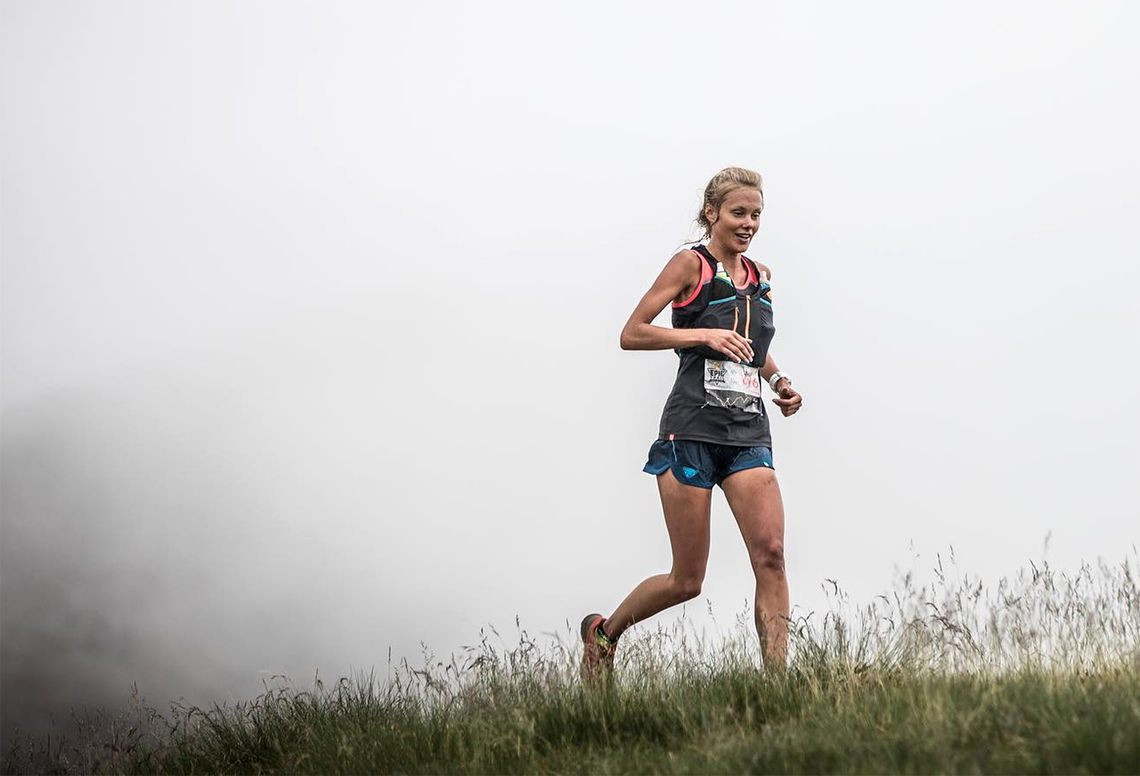 Svenske Johanna Åström, som bor i Åndalsnes, løp inn til andreplass på 42 kilometeren som inngikk i Skyrunning World Series. (Foto: Alexis_Berg / MRSWS)